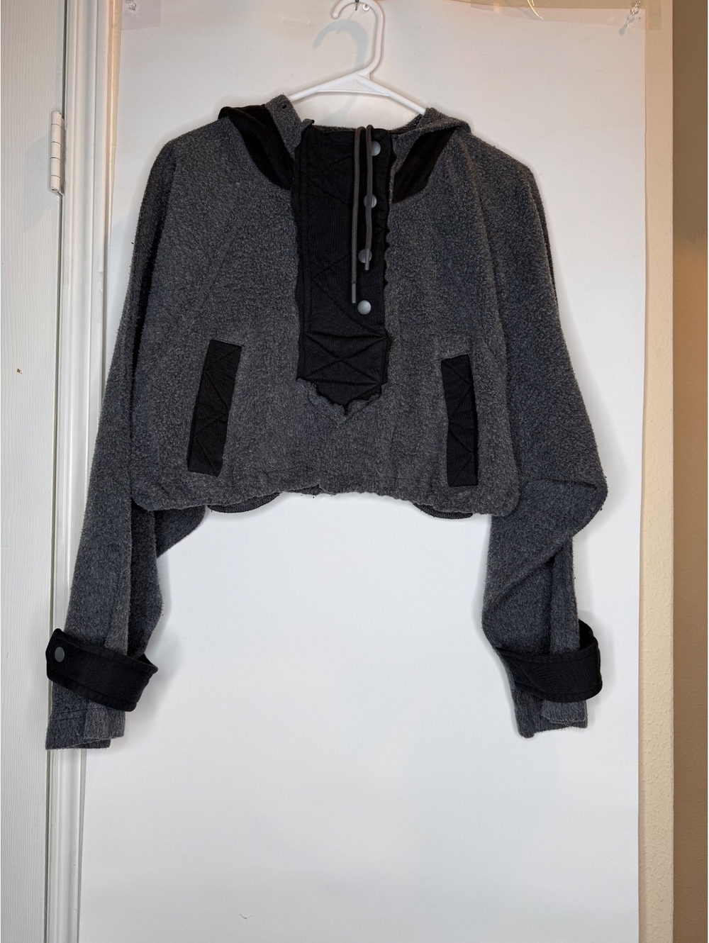 Free People Gray Cropped Hoodie Sweatshirt Size Small - Picture 2 of 7